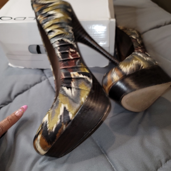 Aldo Jaylona Heel w/ Purse - Picture 5 of 7